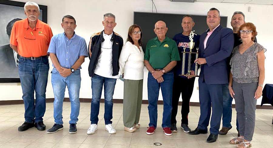 Felicidades a Las Nativas de Barranquitas quienes se proclamaron Campeonas de la Liga Voleibol Master de Orocovis.  Credicentro-Coop está con ustedes. 🇵🇷