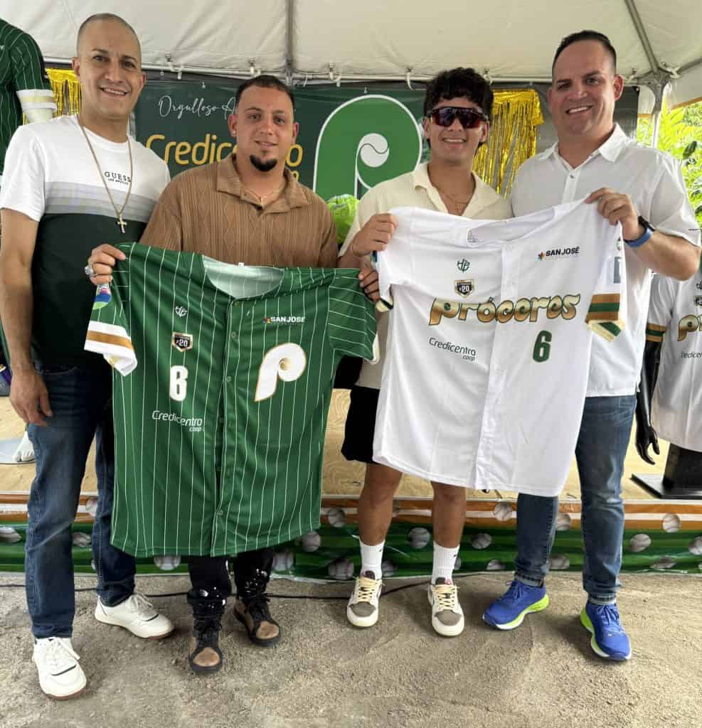 Entrega Uniformes Próceres Barranquitas Clase A