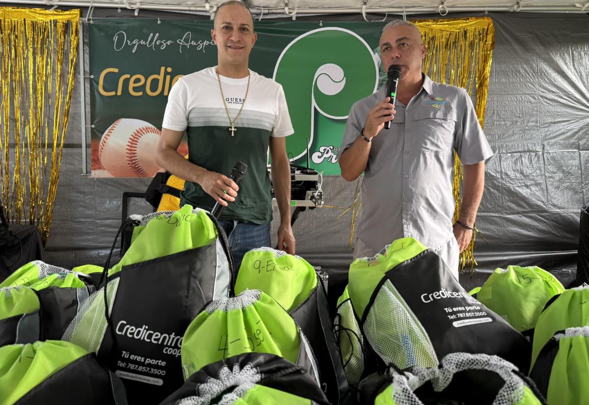 Entrega Uniformes Próceres Barranquitas Clase A