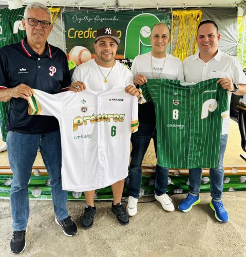 Entrega Uniformes Próceres Barranquitas Clase A