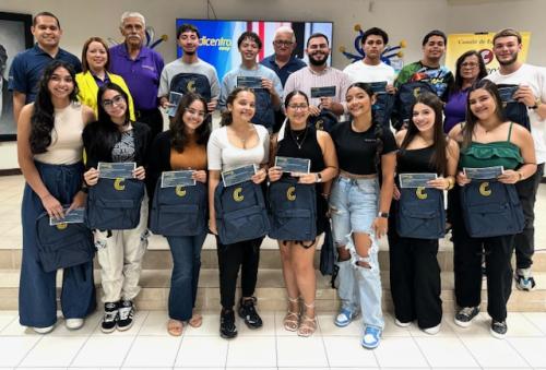 Entrega de Becas 2024